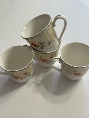 Floral Cream Mugs Set